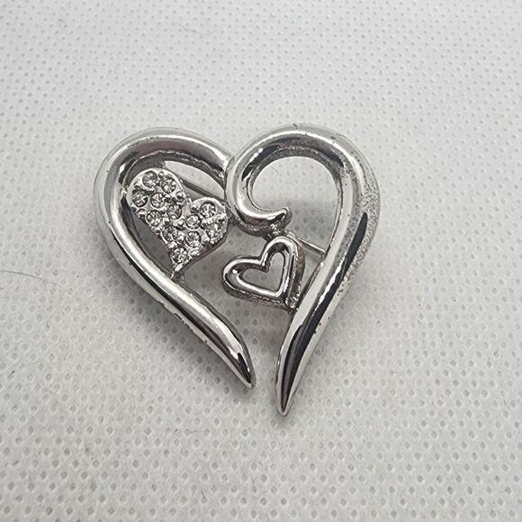 Silver Triple Heart Brooch - Picture 1 of 3